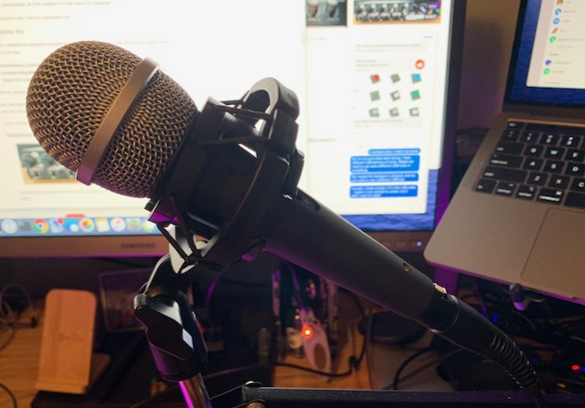 Standalone microphone on an adjustable arm